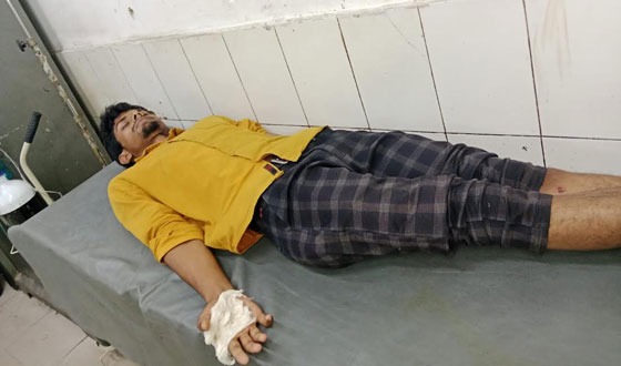 টঙ্গীতে মাদক কারবারে বাধা দেওয়ায় যুবককে কুপিয়ে জখম