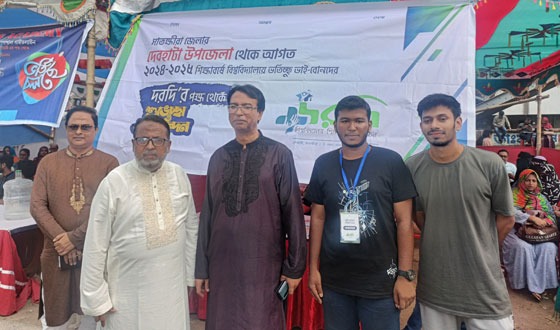 দেবহাটার শিক্ষার্থীদের সংগঠন ‘দরদি’র খুবিতে ভর্তিচ্ছু শিক্ষার্থীদের সহায়তা