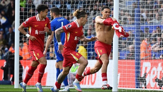 শিরোপার দোড়গোড়ায় লিভারপুল