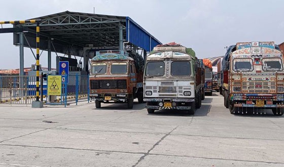 বেনাপোল বন্দরে স্ক্যানিং ছাড়াই চলছে পণ্য প্রবেশ, ঝুঁকিতে নিরাপদ বাণিজ্য