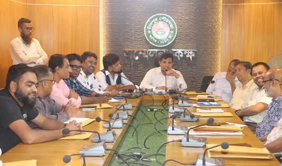 চাঁদপুরকে যানজটমুক্ত রাখতে বিভিন্ন স্টেক হোল্ডারদের নিয়ে পৌরসভায় কর্মশালা