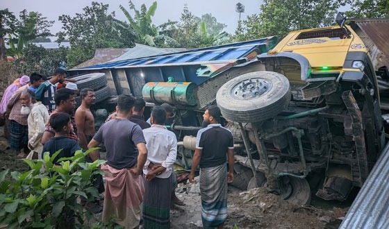 ভূঞাপুরে ট্রাক নিয়ন্ত্রণ হারিয়ে কেড়ে নিল বসতঘরে ঘুমন্ত নারীর প্রাণ