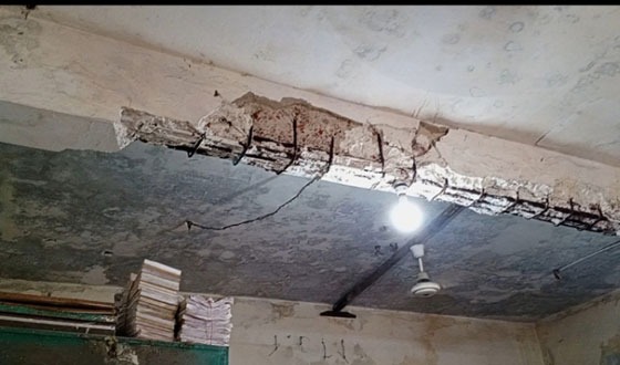 শৈলকুপায় জরাজীর্ণ ভবনে চলে জমি রেজিস্ট্রির কাজ