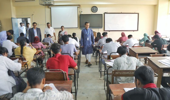 যবিপ্রবিতে গুচ্ছ পদ্ধতির ‘সি’ ইউনিটের ভর্তি পরীক্ষা অনুষ্ঠিত