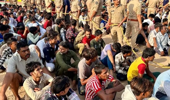 ভারতের গুজরাটে ১ হাজারের বেশি বাংলাদেশি আটক