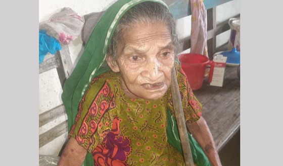 দত্তক নেয়া নাতনীর প্রতারণায় বিপাকে শতবর্ষী বৃদ্ধা