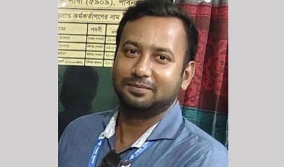 সুজানগরে পল্লী সঞ্চয় ব্যাংক গ্রাহকদের টাকা নিয়ে ফিল্ড অফিসার লাপাত্তা