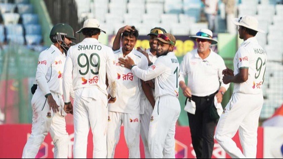 সাগরিকায় শেষ বিকেলে তাইজুলের দাপট