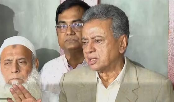 কোনো মহামানব দেশের গণতন্ত্রের সমাধান দেবে না:  আমীর খসরু