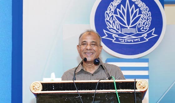 অপ্রয়োজনে লাঠিচার্জ বা বলপ্রয়োগ করা যাবে না: স্বরাষ্ট্র উপদেষ্টা