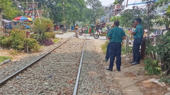 রাজশাহীতে চলন্ত ট্রেন থেকে পড়ে শ্রমিকের মৃত্যু