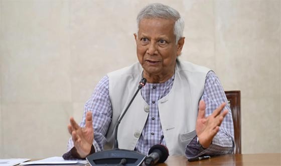 বন্যায় ক্ষতিগ্রস্তদের জন্য নির্মিত ঘর হস্তান্তর: সেনাবাহিনীর ভূমিকার প্রশংসা প্রধান উপদেষ্টার