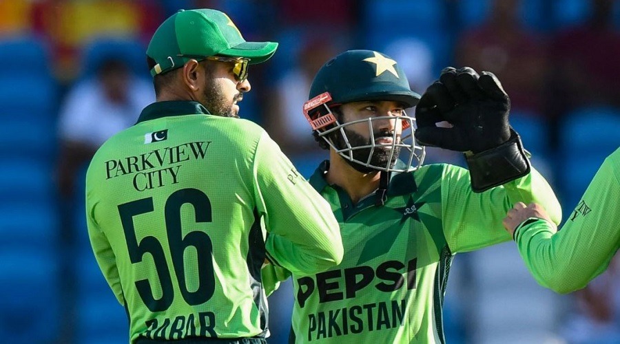 ‘বাবর-রিজওয়ানদের দিয়ে শুধু বিজ্ঞাপন করাও’