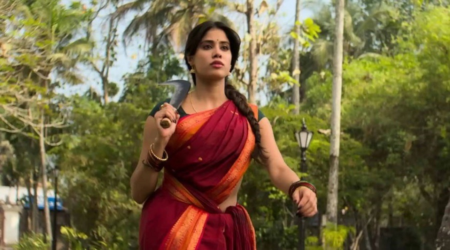 সিনেমা মুক্তির আগেই সমালোচনার মুখে জাহ্নবী