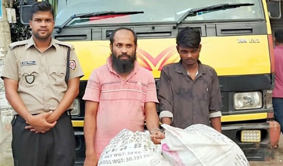 বিরলে ২৬ কেজি গাঁজাসহ ট্রাক চালক ও তার সহকারী আটক