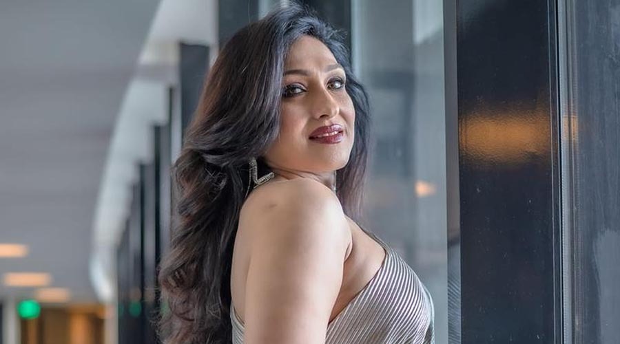 অভিনেত্রী থেকে কবি ঋতুপর্ণা সেনগুপ্ত!