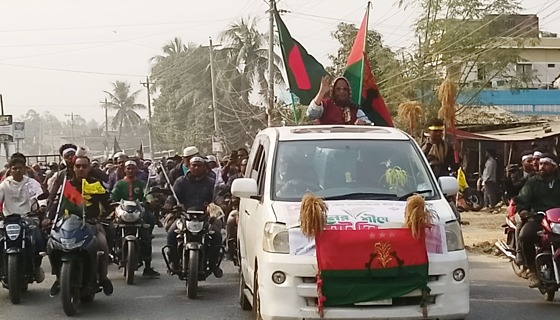 নওগাঁ-২ আসনে বিএনপির প্রার্থী সামসুজ্জোহা খানের বিশাল মোটরসাইকেল শোডাউন