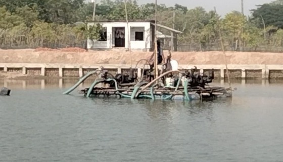 আশাশুনির খাজরায় ভূগর্ভের বালি উত্তোলন ও জবর দখলের জমি ভরাটের অভিযোগ