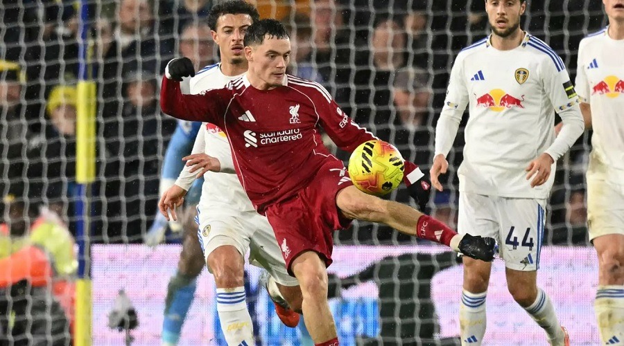 শেষ মুহুর্তের নাটকীয়তায় পয়েন্ট খোয়ালো লিভারপুল