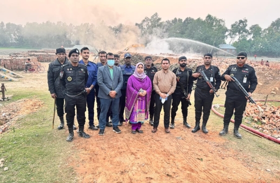 বাগমারায় অবৈধ ইটভাটা গুঁড়িয়ে দিল প্রশাসন