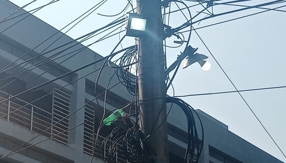 ইসলামপুর পৌরসভায় দিন-রাত জ্বলছে সড়কবাতি