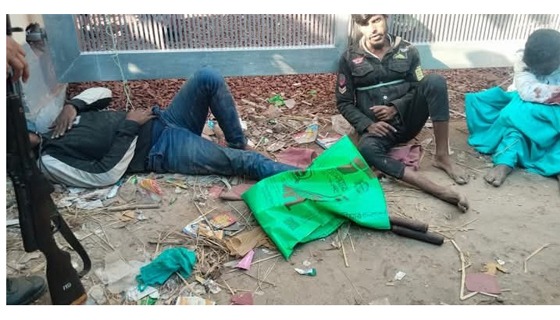 গজারিয়ায় জনতার হাতে আটক ৩ ডাকাত