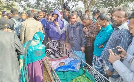 যারা গর্ত খুড়েছে তাদের অবহেলায় সন্তান হারালাম, প্রশাসনের কাছে বিচার চাই