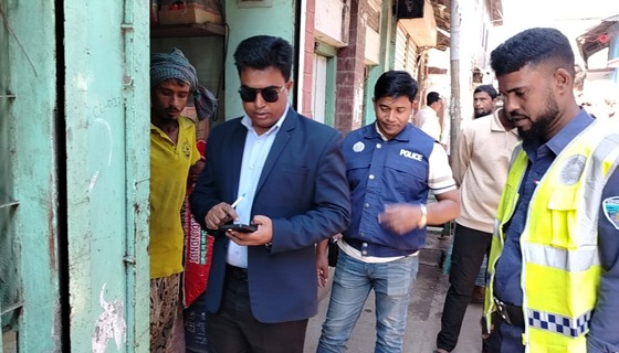 পন্যের প্যাকেট ব্যবহারে প্রতারণা, চাঁদপুরে ৩ প্রতিষ্ঠানকে জরিমানা