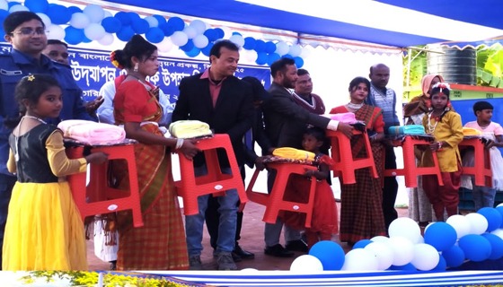 তালায় প্রাক-বড়দিন উদযাপন ও বার্ষিক উপহার বিতরণ