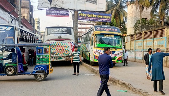 চাঁদপুর-কুমিল্লা রুটে বাস চলাচল স্বাভাবিক
