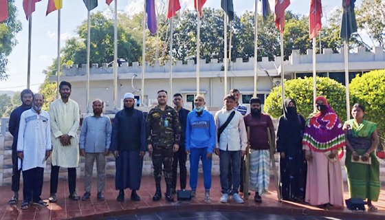 খাগড়াছড়িতে ৪০ জন অসহায় মানুষের পাশে খাগড়াছড়ি রিজিয়ন