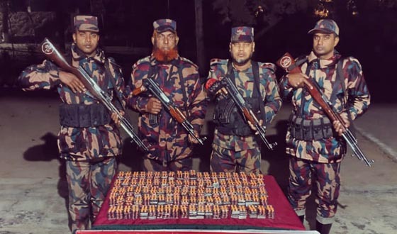 সাপাহার সীমান্তে বিজিবির অভিযানে ১০ হাজার পিস ট্যাপেন্টাডল উদ্ধার