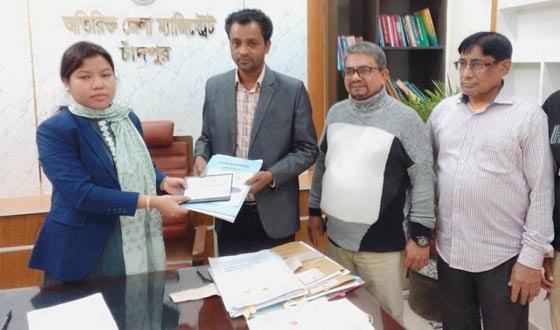 চাঁদপুর মনোনয়নপত্র তুললেন কমিউনিস্ট পার্টির কাস্তে মার্কার প্রার্থী জাহাঙ্গীর হোসেন