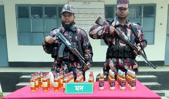 বিরলে ৪৩ বোতল ভারতীয় মদ উদ্ধার