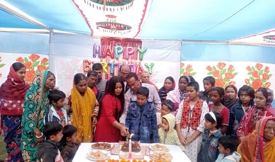 কচুয়ায় নানা আয়োজনে বড়দিন উদযাপন