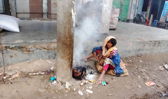 শীতে বিপর্যস্ত জনজীবন, কর্মহীন হাজারো মানুষ