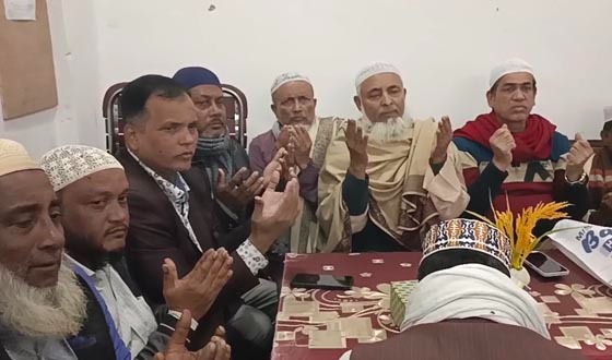 খালেদা জিয়ার রুহের মাগফেরাত কামনায় দোয়া মাহফিল