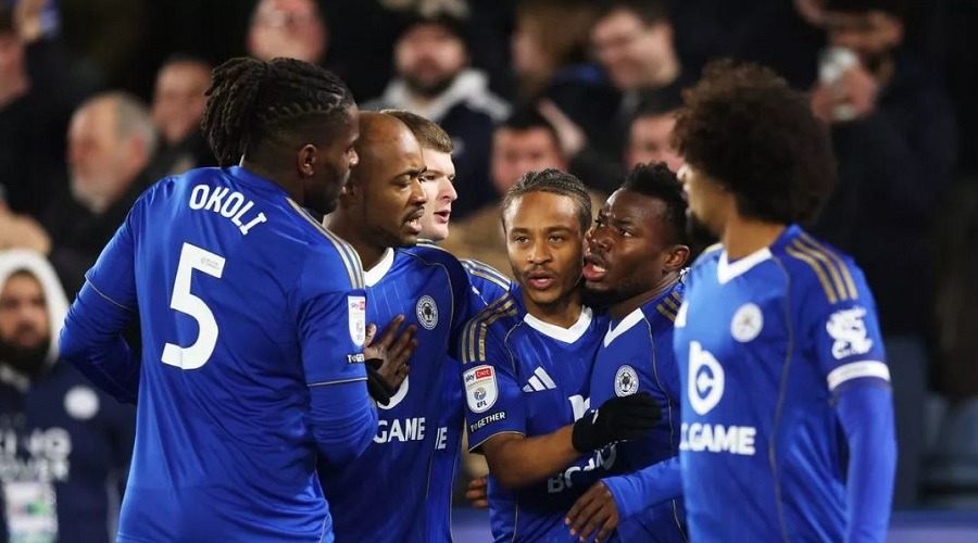 দুই ম্যাচ পর জয় পেলো হামজার লেস্টার সিটি