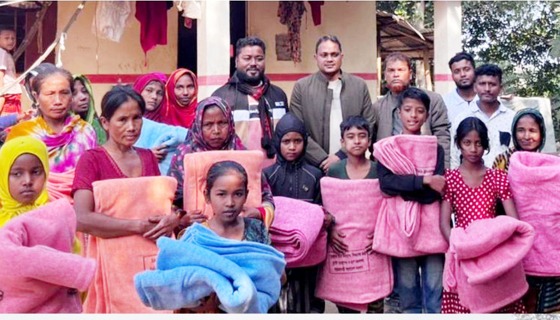 লক্ষ্ণীছড়ি প্রশাসন কর্তৃক অসহায় ও দুস্থ্যদেরর মাঝে শীতবস্ত্র বিতরণ