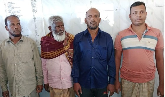 কয়রায় সরকার বিরোধী লিফলেট বিতরনকালে ৪ জন আটক