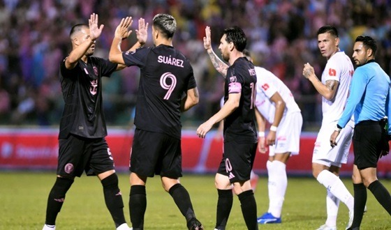 অলিম্পিয়ার সাথে মায়ামির দাপুটে জয়