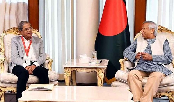 প্রধান উপদেষ্টার সঙ্গে বিএনপির নেতাদের বৈঠক চলছে