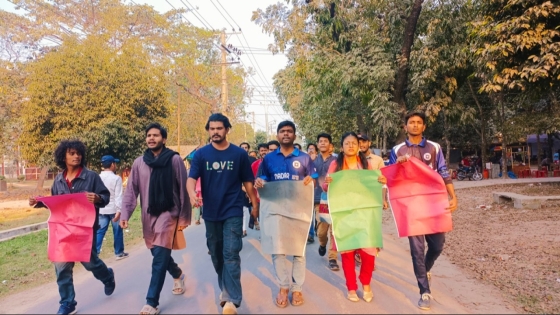 ঢাকা থেকে ছেড়ে আসা রাজশাহীগামী চলন্ত বাসে ডাকাতি ও ধর্ষণের ঘটনায় রাবিতে বিক্ষোভ