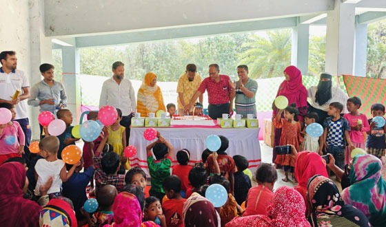 দেবহাটায় নিবন্ধিত কমিউনিটি শিশুদের জন্মদিন পালন