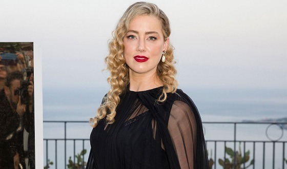 বিতর্কিত থেকে যেভাবে নিজেকে উৎরে নিয়েছেন অ্যাম্বার