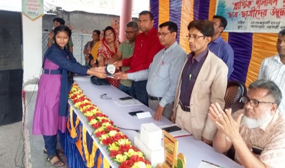 আশাশুনিতে প্লাস্টিক পলিথিন দূষণ রোধে ছাত্রছাত্রীদের উদ্বুদ্ধকরণ সমাবেশ