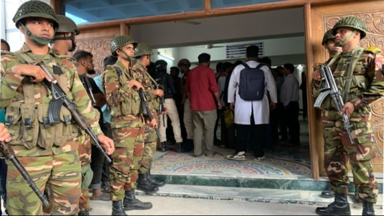 বারিন্দ মেডিকেল কলেজে অবরুদ্ধ সাবেক সমন্বয়কসহ চারজন জিম্মায় ছাড়