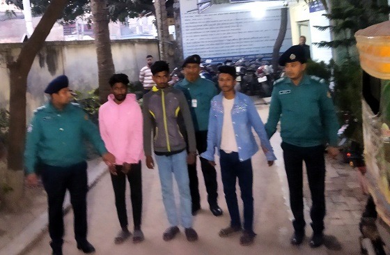 ডাকাতির প্রস্তুতিকালে কিশোর গ্যাং’র ৩ আসামি আটক