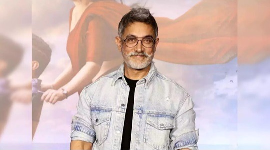 নিজ জীবনের প্রেমের প্রসঙ্গে মুখ খুললেন আমির খান