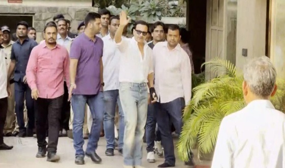 এবার প্রশ্ন উঠল সাইফের উপর হামলার সত্যতা নিয়ে!